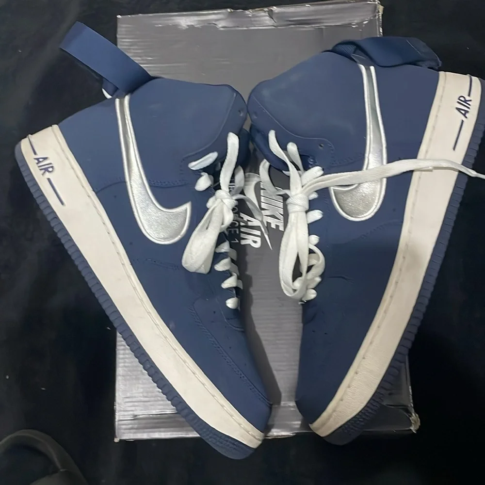 Nike color navy